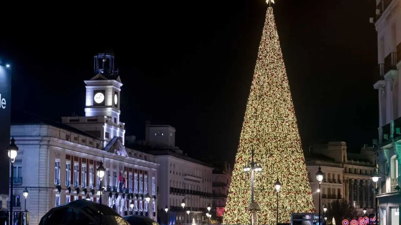 Archivo - Encendido de las luces de Navidad 2024 en el centro de la ciudad, a 28 de noviembre de 2024, en Madrid (Espa&ntilde;a). 