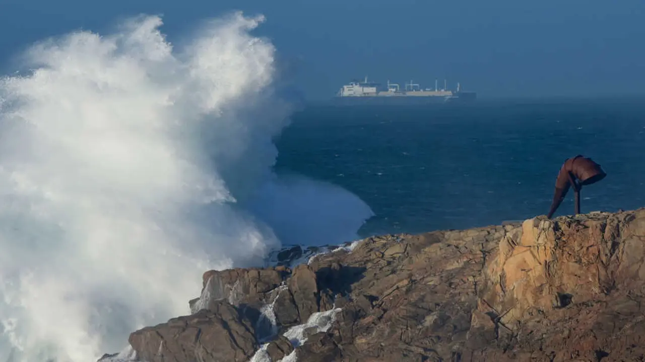 A Coru&ntilde;a
Zona Torre de H&eacute;rcules
Alerta naranja por la borrasca marina Franlin y buen tiempo por el anticicl&oacute;n
21/02/2022
Foto: M. Dylan / Europa Press
