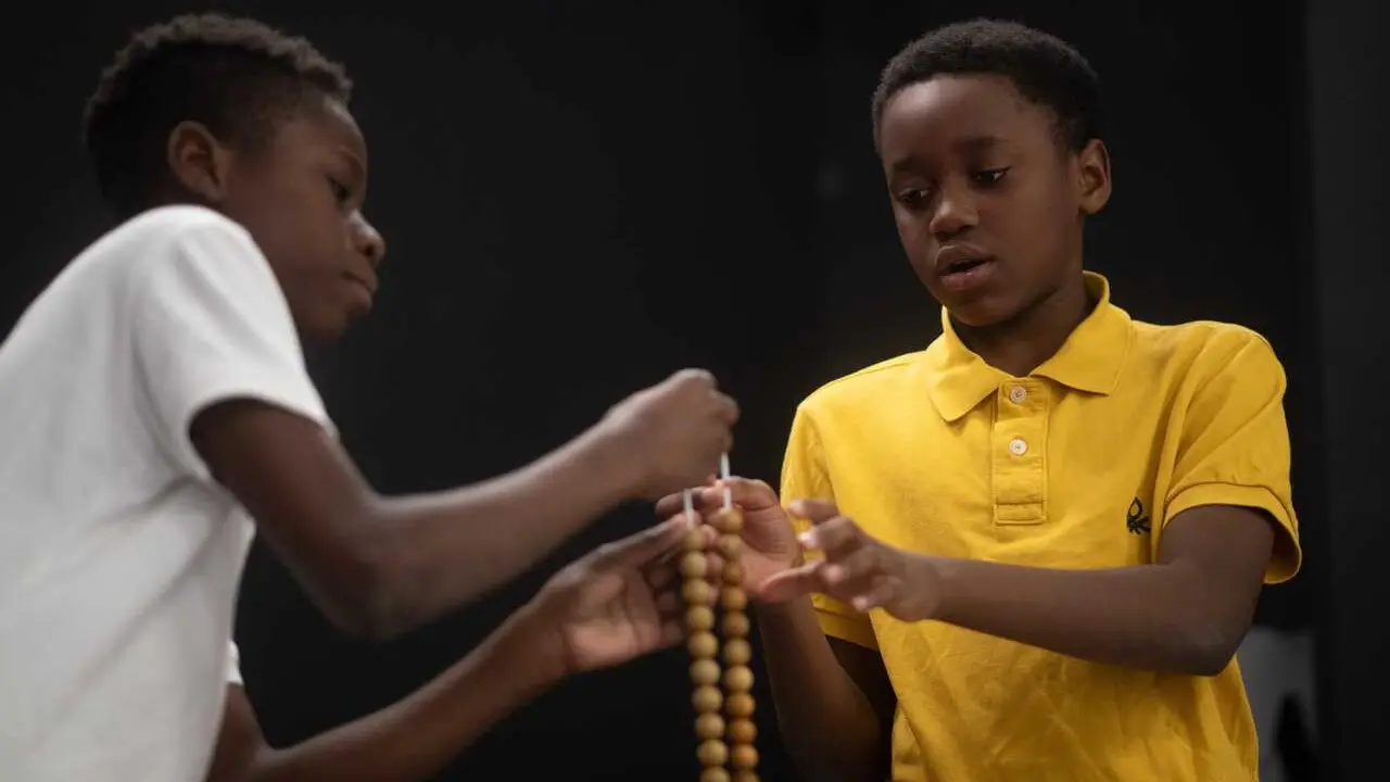 Las ni&ntilde;as y ni&ntilde;os de San Ildefonso preparan el sorteo extraordinario de Navidad 2025, en la Residencia Internado San Ildefonso, a 2 de diciembre de 2025, en Madrid (Espa&ntilde;a). Cada 22 de diciembre, los ni&ntilde;os y ni&ntilde;as del Colegio de San Ildefonso cantan los n