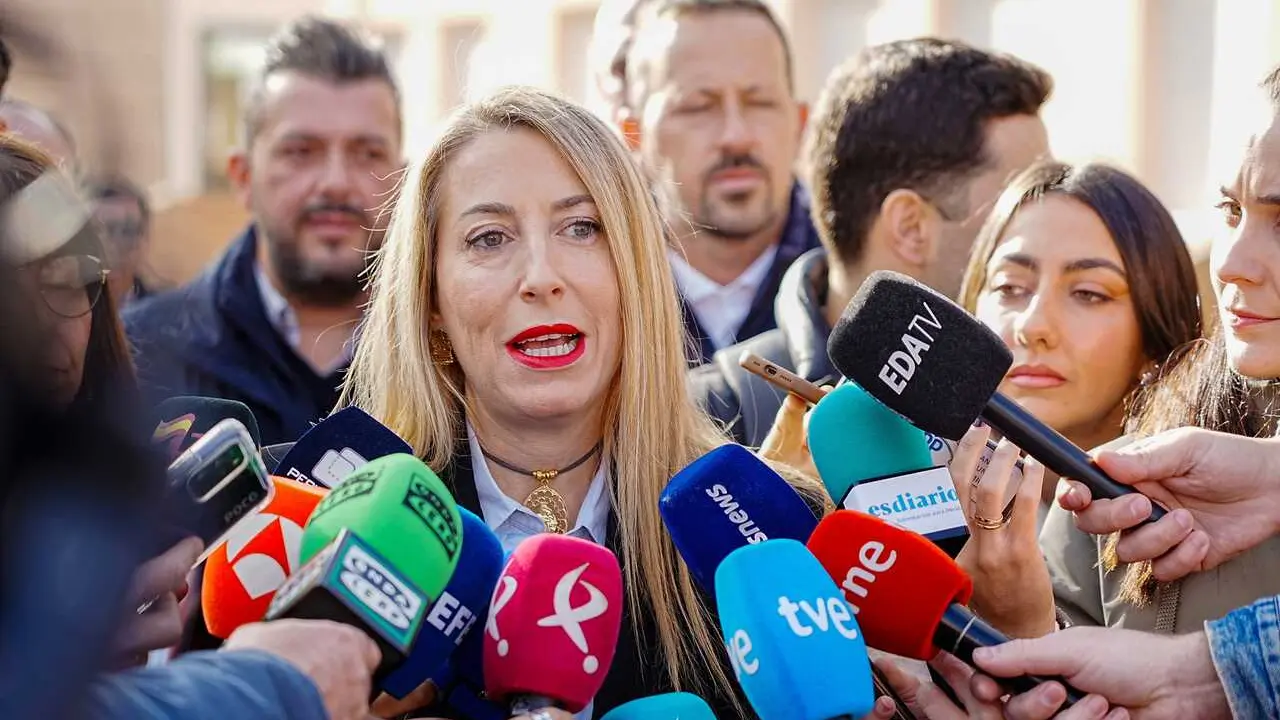 La presidenta del PP de Extremadura, Mar&iacute;a Guardiola, tras votar este domingo en las elecciones auton&oacute;micas 