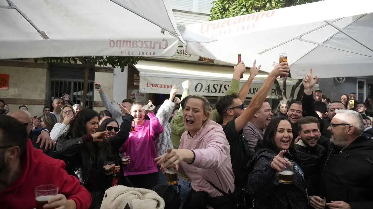 El 25.508, segundo cuarto premio, deja cuatro millones de euros en Ubrique (C&aacute;diz). 