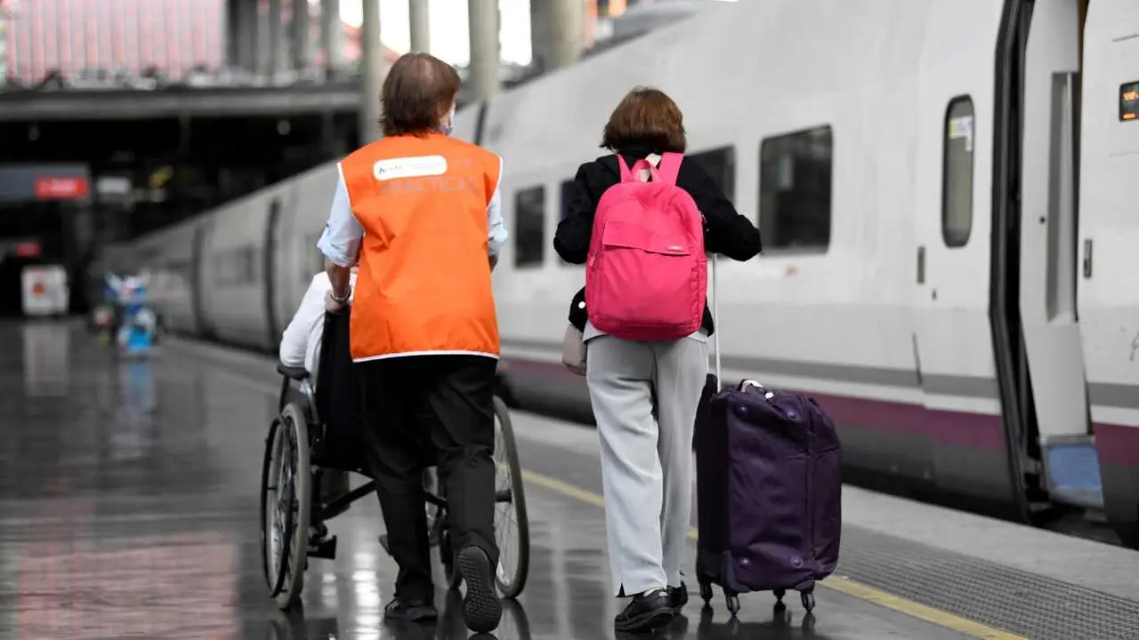 Archivo - El servicio asisti&oacute; a 141.411 viajeros en el primer trimestre de 2023, superando en un 10,6% la cifra de los tres primeros meses de 2019, previos a la pandemia.