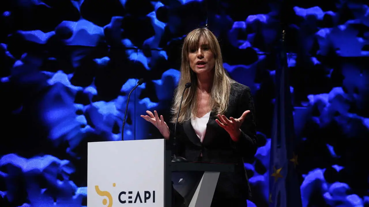 Archivo - La esposa de Pedro S&aacute;nchez, Bego&ntilde;a G&oacute;mez, interviene durante la segunda jornada del IV Congreso Iberoamericano, a 18 de mayo de 2021, en el CaixaForum, Madrid, (Espa&ntilde;a).