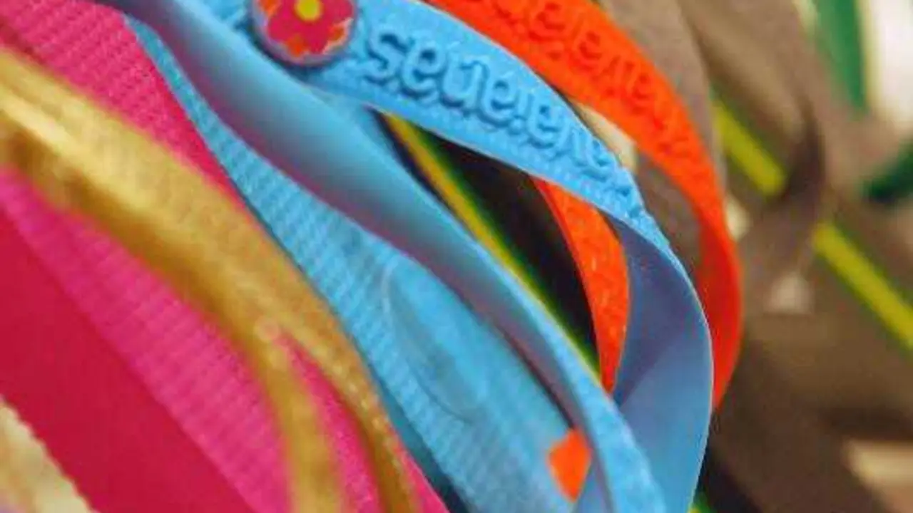 Archivo - Sandalias Havaianas.