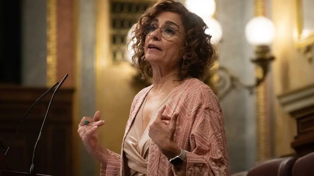 La vicepresidenta primera y ministra de Hacienda, Mar&iacute;a Jes&uacute;s Montero.