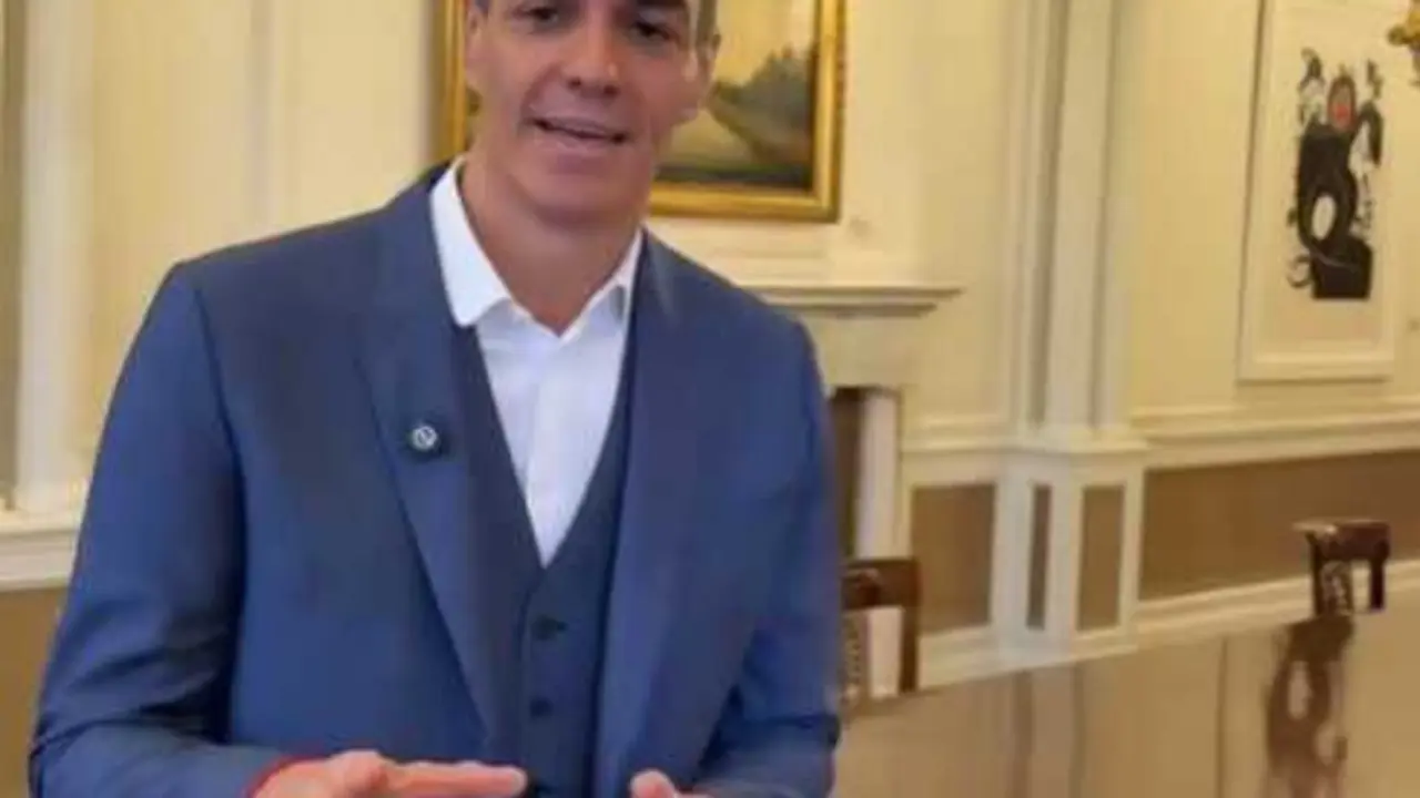 Pedro S&aacute;nchez durante el 'house tour' del Palacio de la Moncloa que ha publicado en Tik Tok