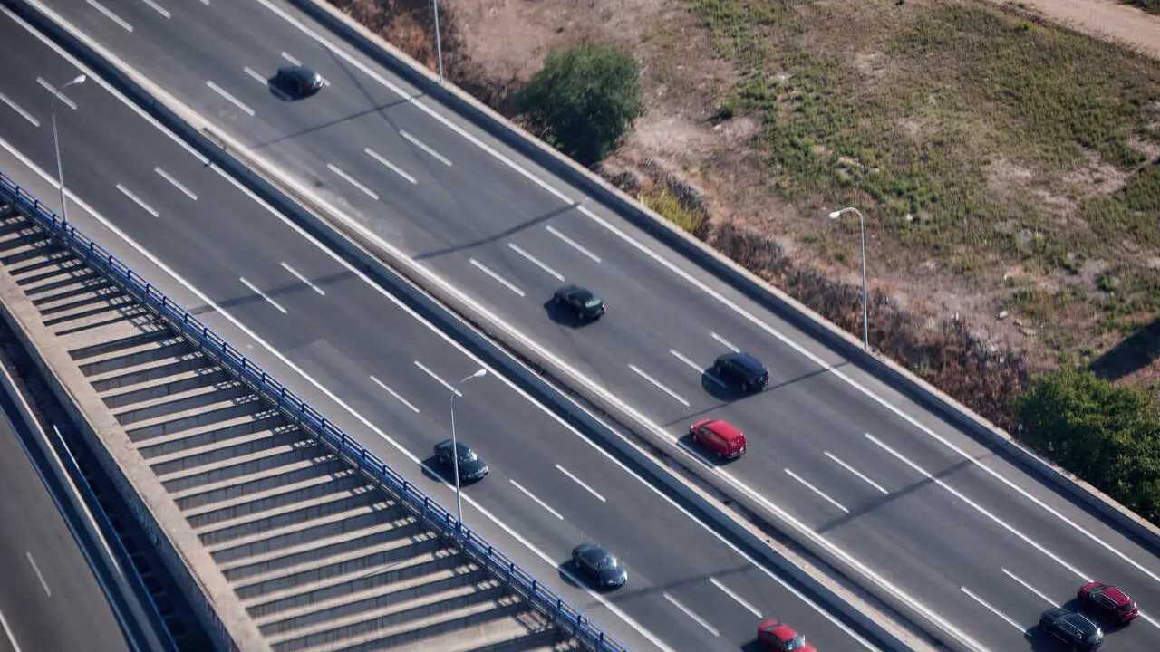 Archivo - Vista de los veh&iacute;culos 