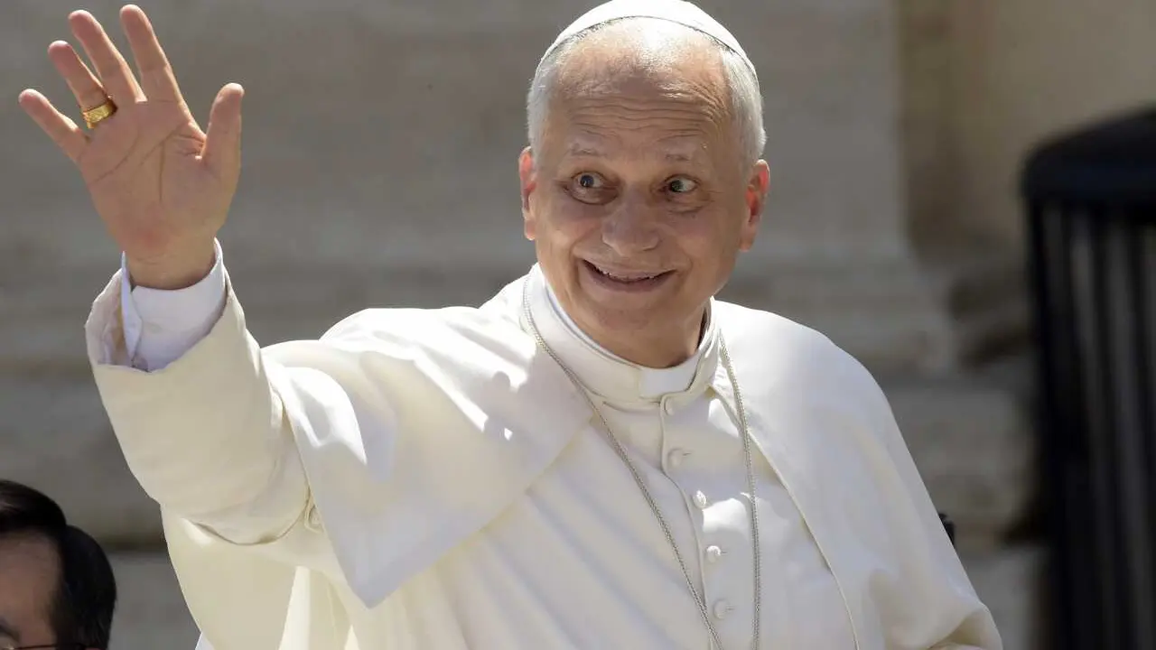 Archivo - El Papa Le&oacute;n XIV durante la canonizaci&oacute;n de Carlo Acutis, en la Plaza de San Pedro del Vaticano, a 7 de septiembre de 2025, en Roma (Italia). 