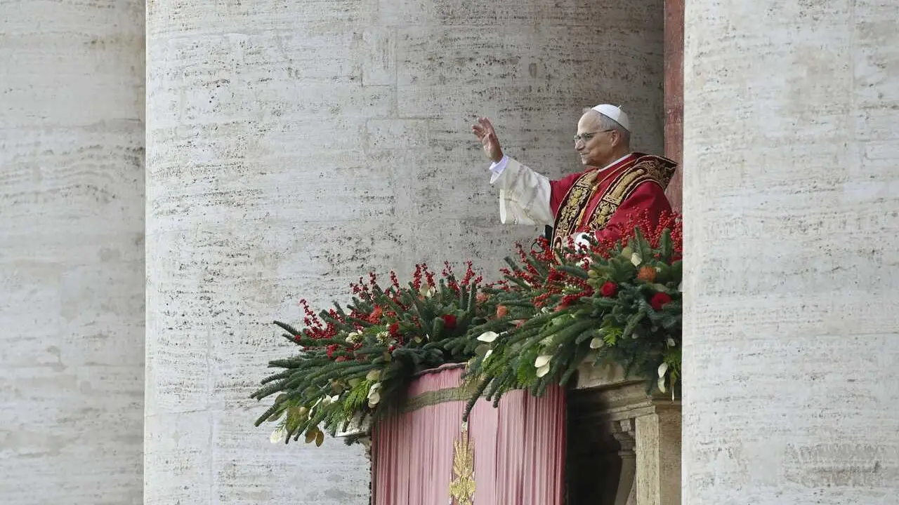 El Papa en la plaza de San Pedro el d&iacute;a de Navidad.