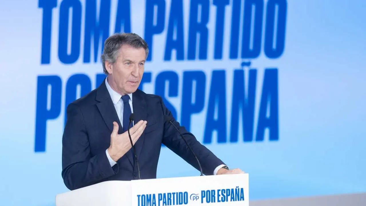 El presidente del Partido Popular, Alberto N&uacute;&ntilde;ez Feij&oacute;o, comparece ante los medios de comunicaci&oacute;n, en la sede nacional del Partido Popular, a 29 de diciembre de 2025, en Madrid (Espa&ntilde;a).