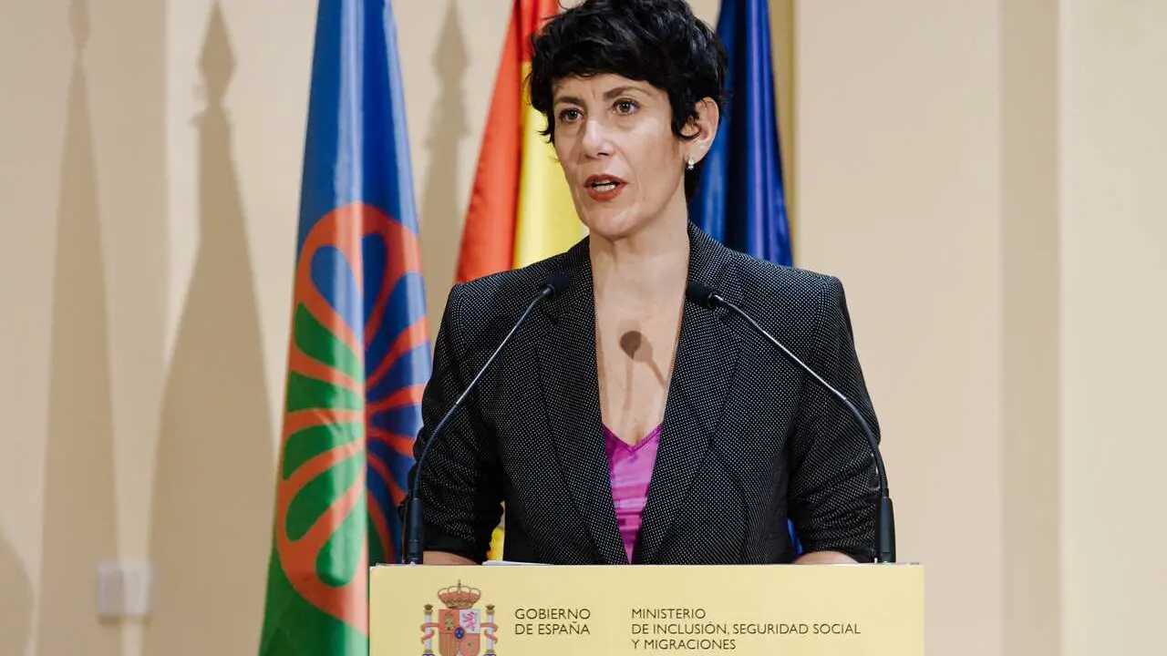 Archivo - La ministra de Inclusi&oacute;n, Seguridad Social y Migraciones, Elma Saiz