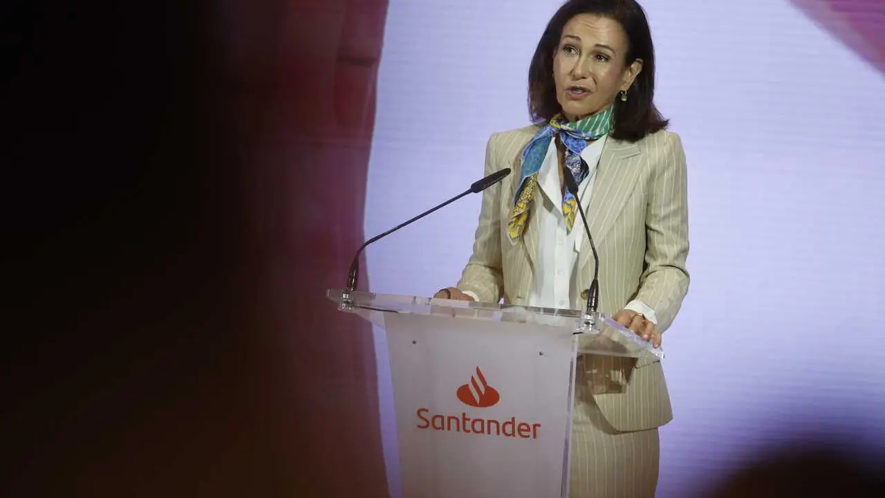 Archivo - Ana Bot&iacute;n durante la clausura de la XVII Convocatoria de &ldquo;Euros de tu N&oacute;mina&rdquo;, a 09 de junio de 2025, en Madrid (Espa&ntilde;a).   