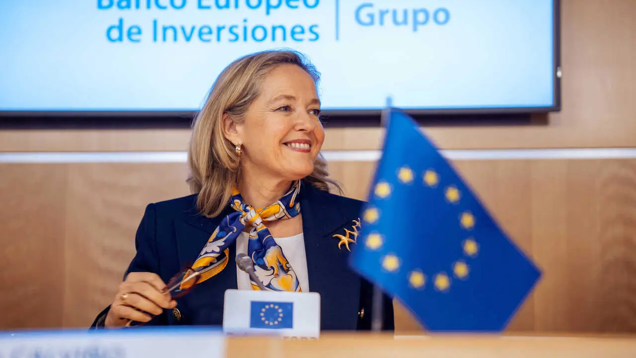 Archivo - La presidenta del Banco Europeo de Inversiones (BEI), Nadia Calvi&ntilde;o, presenta en una rueda de prensa los resultados anuales del Grupo BEI en Espa&ntilde;a (2024), en la Comisi&oacute;n Europea de Madrid, a 19 de febrero de 2025, en Madrid (Espa&ntilde;a)