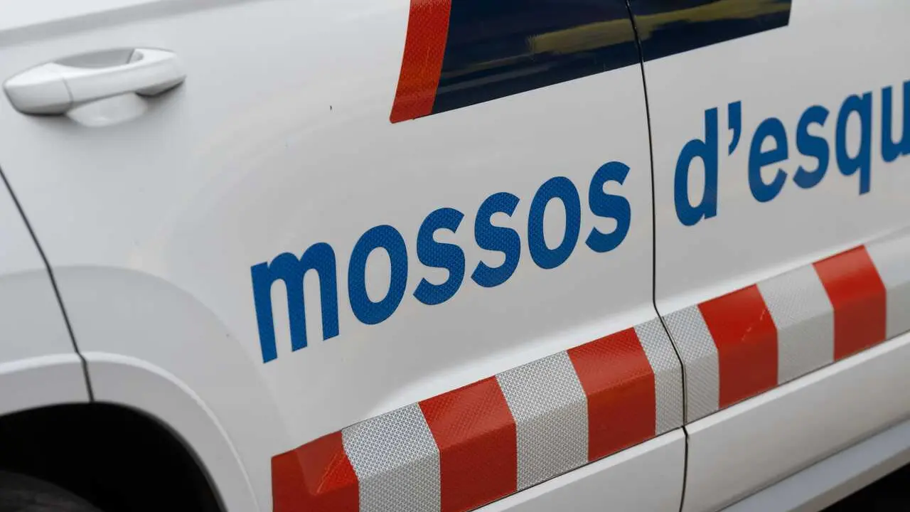 Archivo - Un veh&iacute;culo de los Mossos d&rsquo;Esquadra