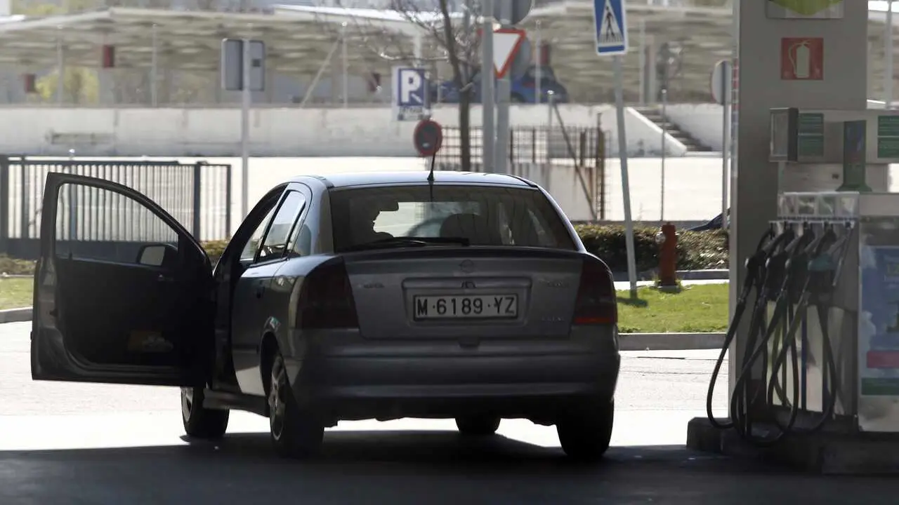 Archivo - Gasolinera