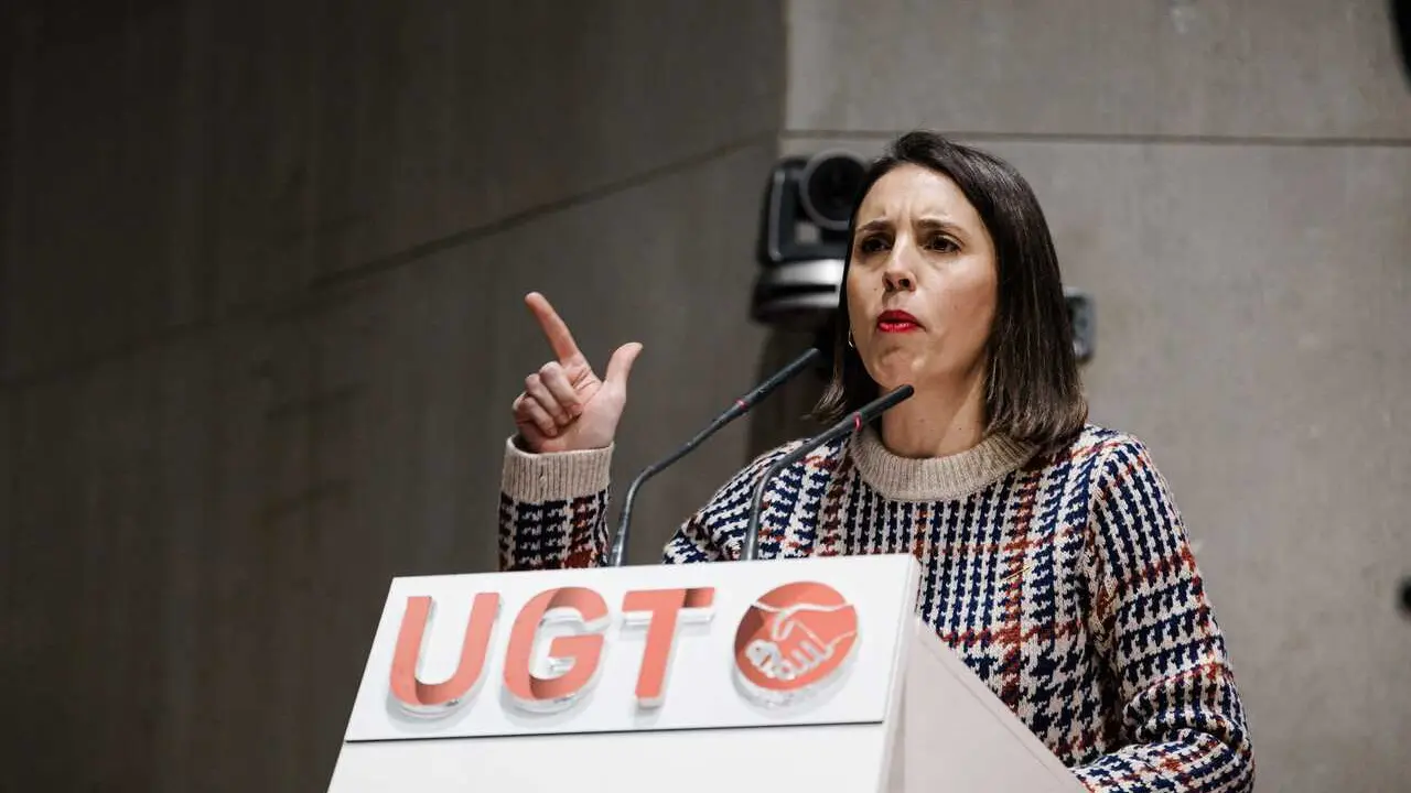 La secretaria pol&iacute;tica de Podemos, Irene Montero, interviene durante un mitin del Polo Democr&aacute;tico en la sede de la UGT, a 7 de enero de 2026, en Madrid (Espa&ntilde;a).