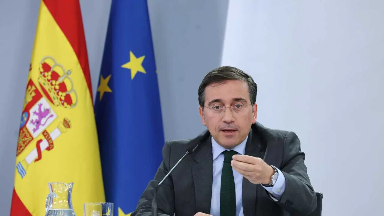 El ministro de Asuntos Exteriores, Uni&oacute;n Europea y Cooperaci&oacute;n, Jos&eacute; Manuel Albares, ofrece una rueda de prensa tras el primer Consejo de Ministros del a&ntilde;o, a 7 de enero de 2026, en Madrid (Espa&ntilde;a).