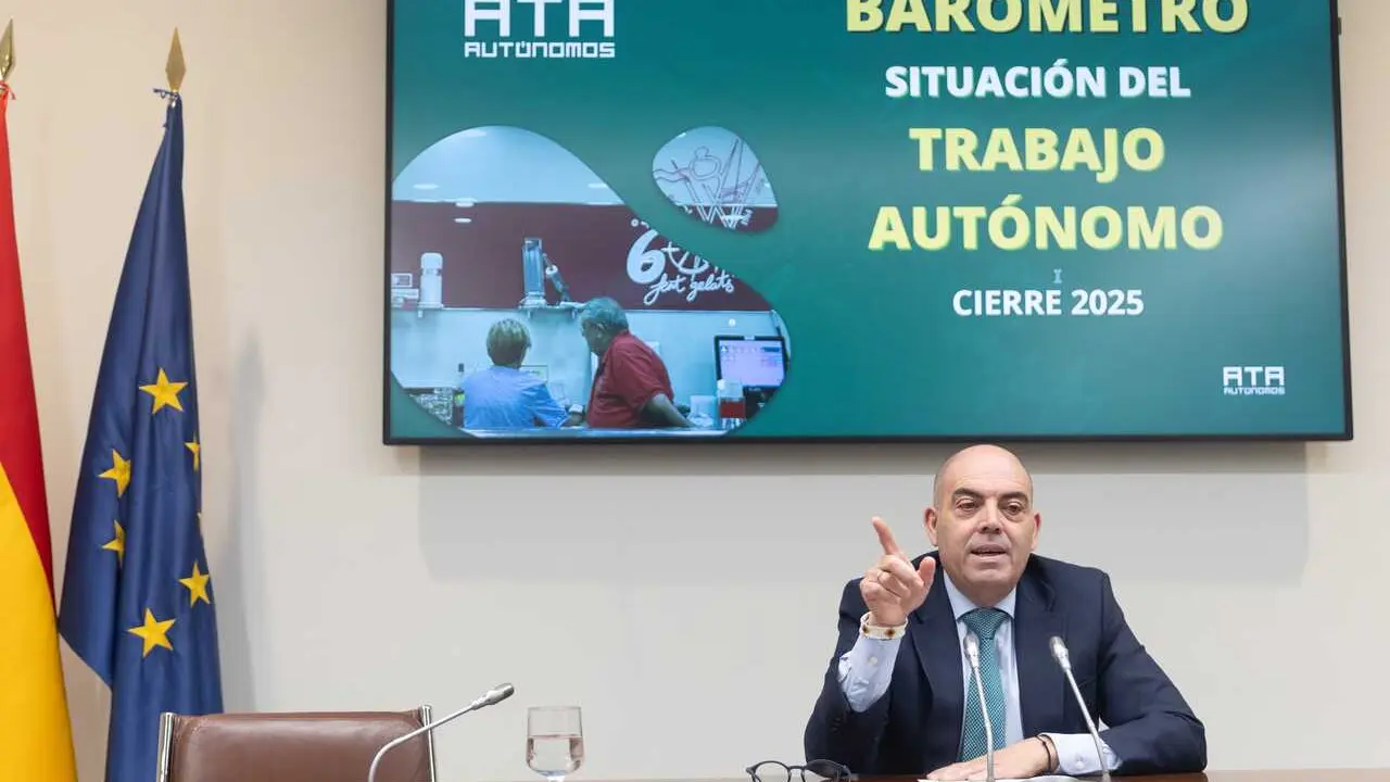 El presidente de ATA, Lorenzo Amor, durante una rueda de prensa, en la sede de la CEOE, a 12 de enero de 2026, en Madrid (Espa&ntilde;a). Durante su comparecencia ha presentado el Bar&oacute;metro de ATA correspondiente al cierre de 2025.