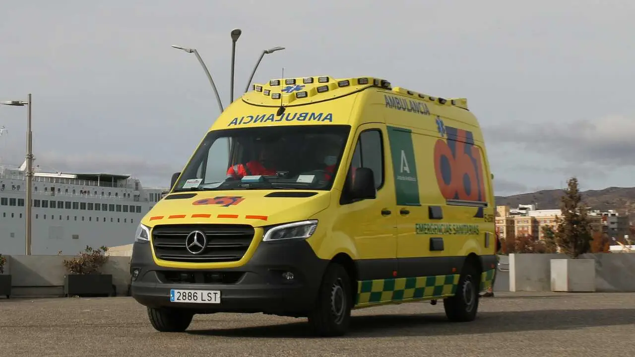 Archivo - Uvi M&oacute;vil del 061 en una imagen de archivo