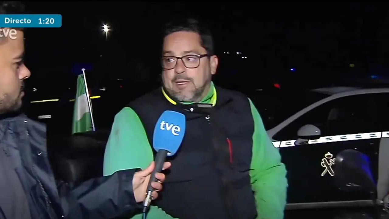 Vecino de Adamuz que acudi&oacute; a ayudar con su Quad | RTVE