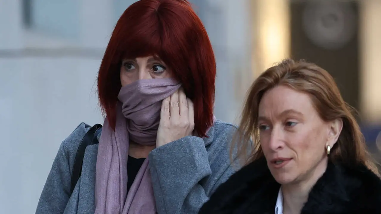 La expareja de Koldo Garc&iacute;a, Patricia Uriz (i), a su llegada a la Audiencia Nacional para declarar como investigada por el 'caso Koldo', a 20 de enero de 2026, en Madrid (Espa&ntilde;a).