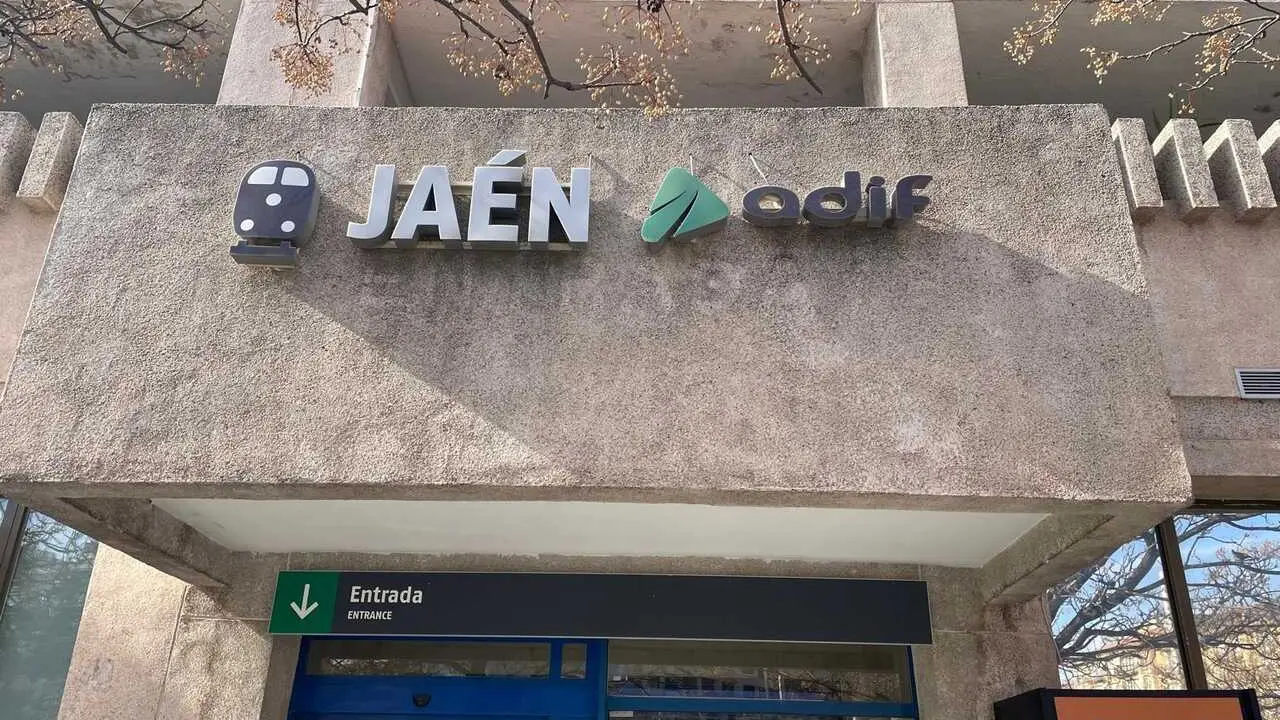Archivo - Estaci&oacute;n de tren de Ja&eacute;n.