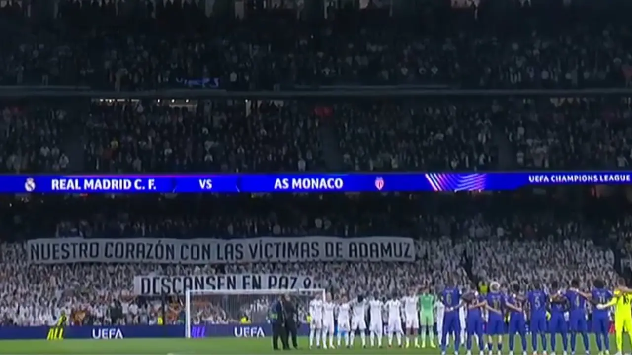 Minuto de silencio en el Real Madrid - M&oacute;naco de Champions League