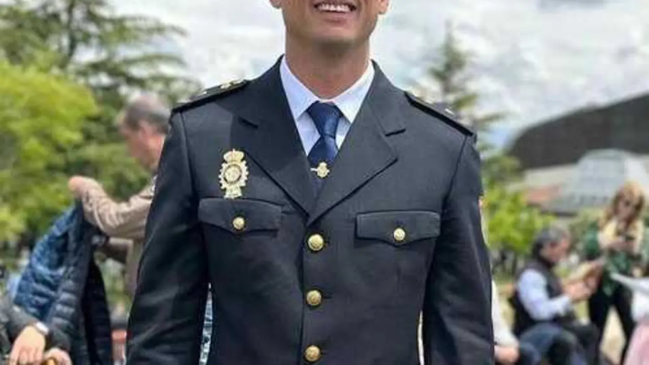   Un agente de la Polic&iacute;a que viajaba a Madrid ayud&oacute; a socorrer a otros pasajeros del Iryo y luego del Alvia, tras el accidente ferroviario en Adamuz (C&oacute;rdoba)  