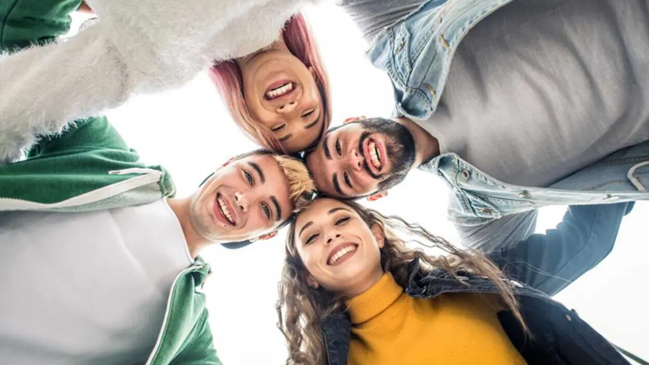  Grupo de j&oacute;venes. 