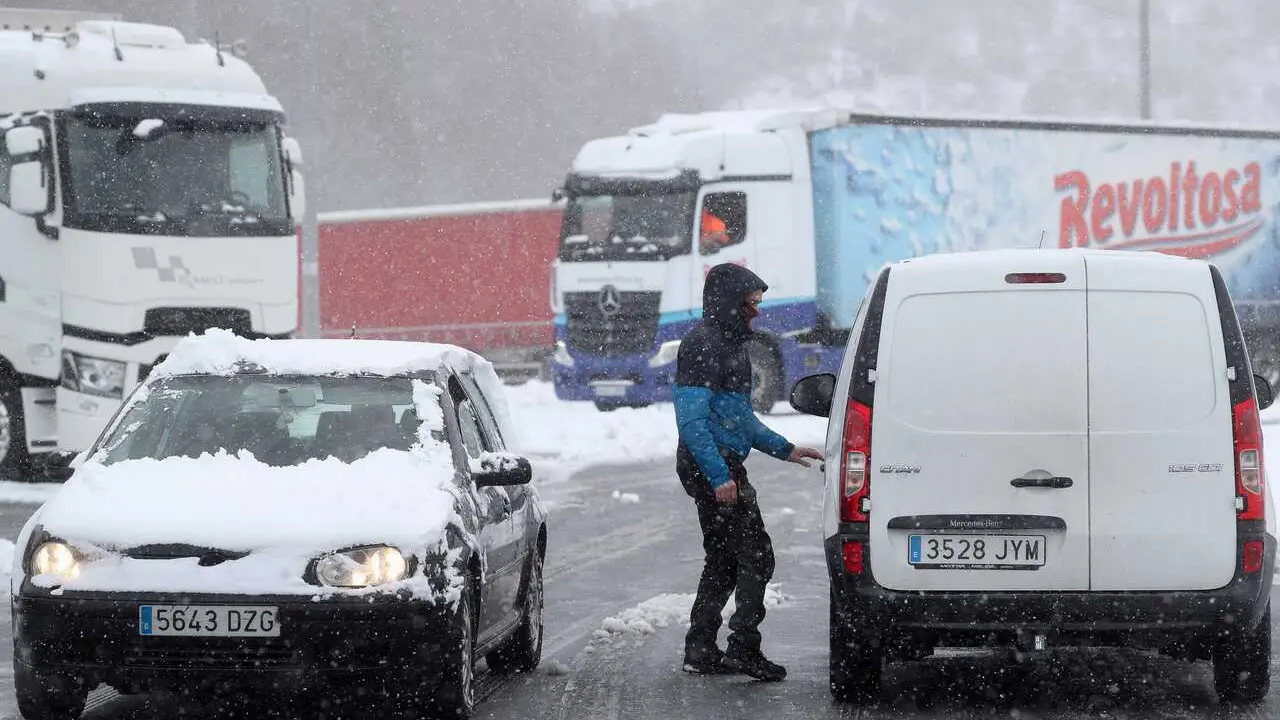 Vistas de Piedrafita do Cebeiro tras la nevada ca&iacute;da sobre la localidad, a 23 de enero de 2026, en Lugo, Galicia (Espa&ntilde;a).