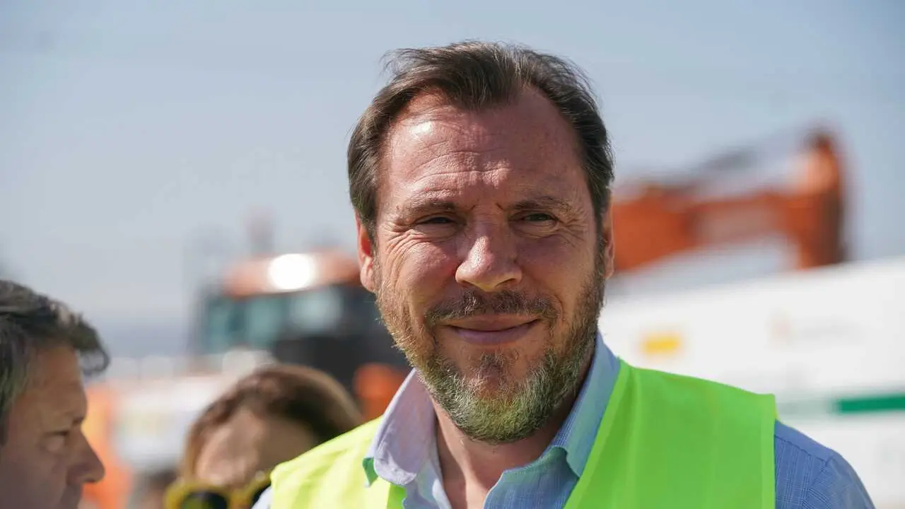 Archivo - El ministro de Transportes y Movilidad Sostenible, &Oacute;scar Puente.