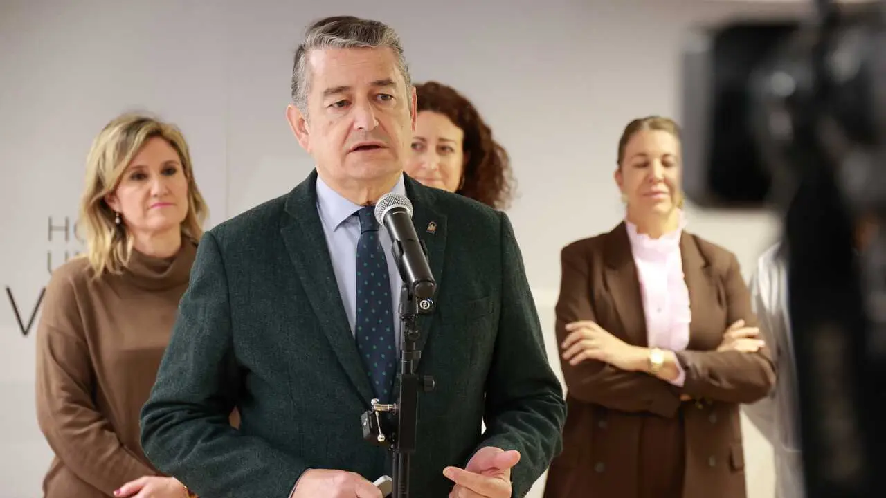 El consejero de Sanidad, Presidencia y Emergencias de la Junta de Andaluc&iacute;a, Antonio Sanz, en la inauguraci&oacute;n de la reforma integral de la Unidad de Salud Mental Comunitaria (USMC) Sur del Hospital Universitario Virgen del Roc&iacute;o de Sevilla.