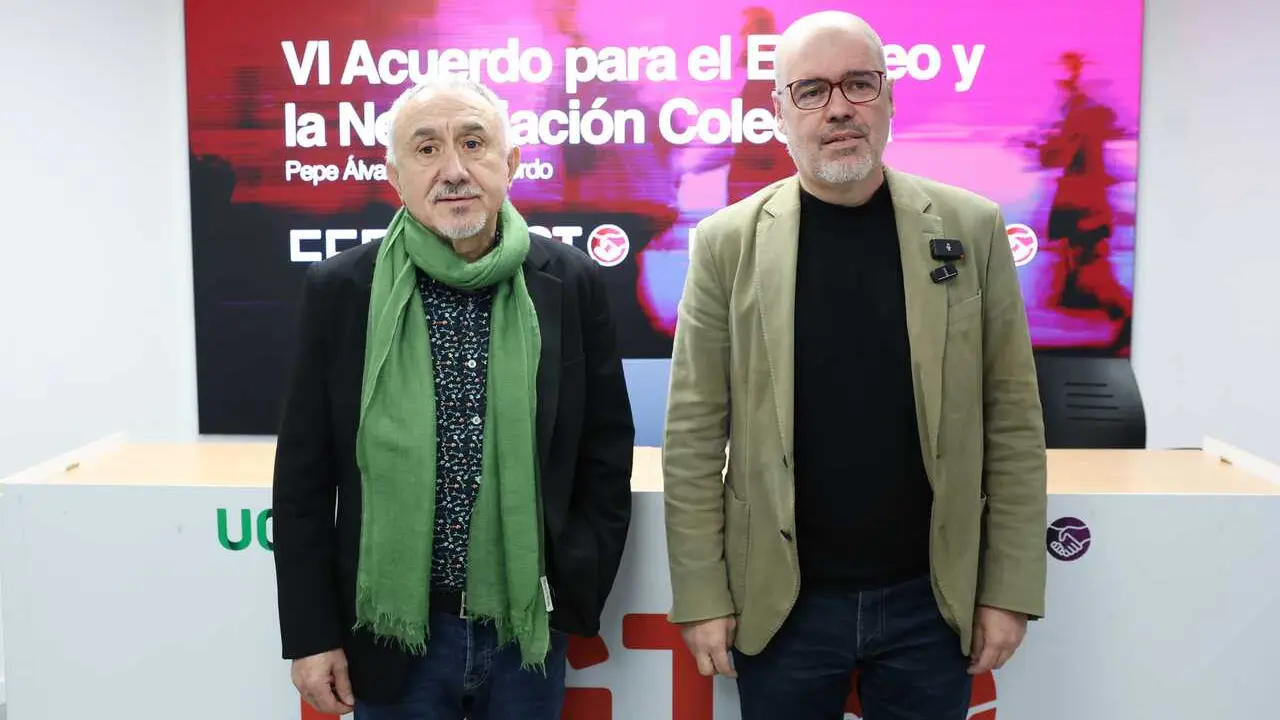 Los secretarios generales de CCOO y UGT, Unai Sordo y Pepe &Aacute;lvarez, durante una rueda de prensa, en la sede de UGT, a 27 de enero de 2026, en Madrid (Espa&ntilde;a). Los sindicatos han presentado la propuesta conjunta de ambas organizaciones para el VI Acuerdo p