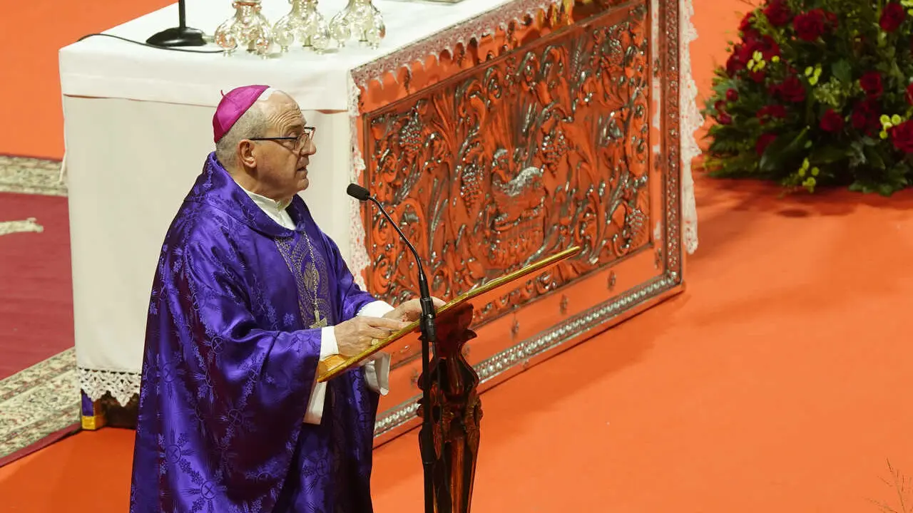 Andaluc&iacute;a. Huelva. . Solemne misa funeral por los fallecidos en el accidente ferroviario de Adam&uacute;z, C&oacute;rdoba. Foto: Gogo Lobato.