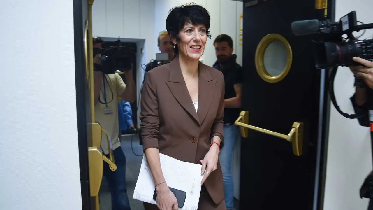 Archivo - La ministra de Inclusi&oacute;n, Seguridad Social y Migraciones, Elma Saiz