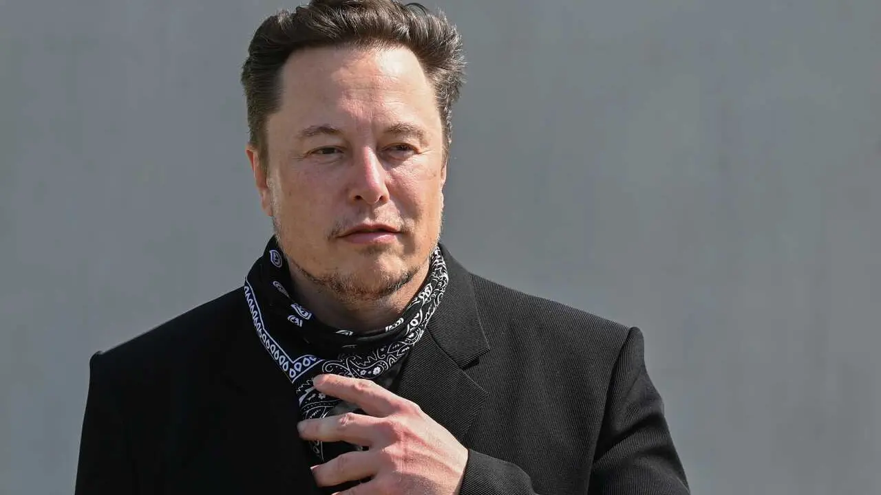 Archivo - FILED - 13 August 2021, Brandenburg, Gruenheide: Elon Musk, Tesla CEO, attends a press event on the site of the Tesla Gigafactory. Photo: Patrick Pleul/dpa Pool/dpa