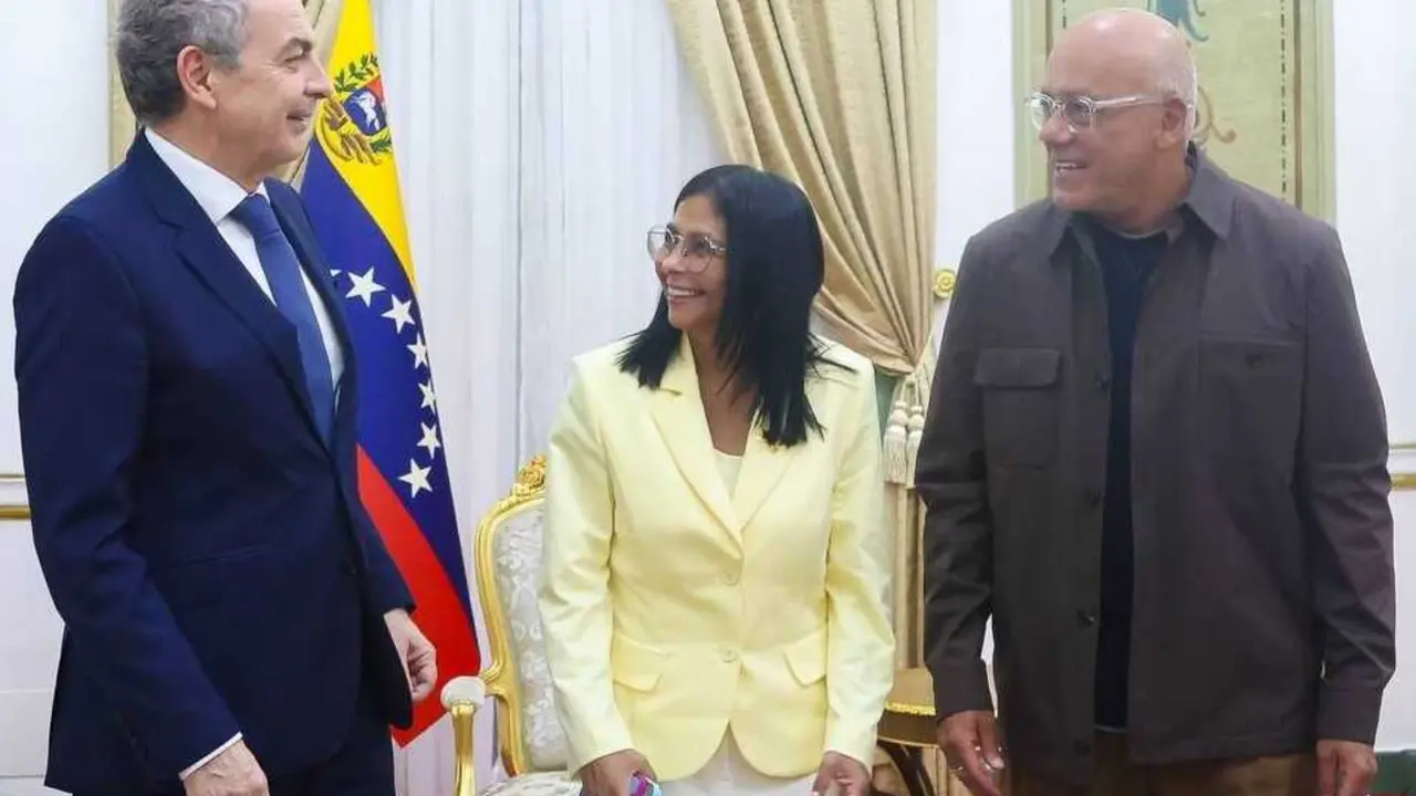 Jos&eacute; Luis Rodr&iacute;guez Zapatero, Delcy Rodr&iacute;guez y Jorge Rodr&iacute;guez en el Palacio de Miraflores de Caracas