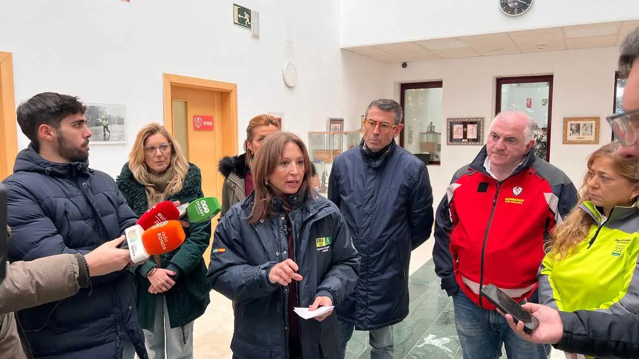 La delegada del Gobierno de la Junta de Andaluc&iacute;a en M&aacute;laga, Patricia Navarro, en una atenci&oacute;n a medios