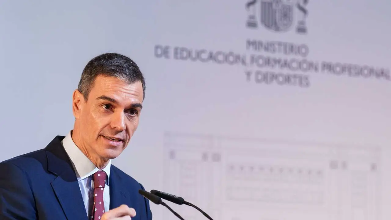 El presidente del Gobierno, Pedro S&aacute;nchez, durante la jornada &lsquo;Formaci&oacute;n Profesional y Empresa: la alianza que impulsa el futuro&rsquo;, en el Ministerio de Educaci&oacute;n, a 4 de febrero de 2026, en Madrid (Espa&ntilde;a). La cita, en la que tambi&eacute;n interviene la ministra