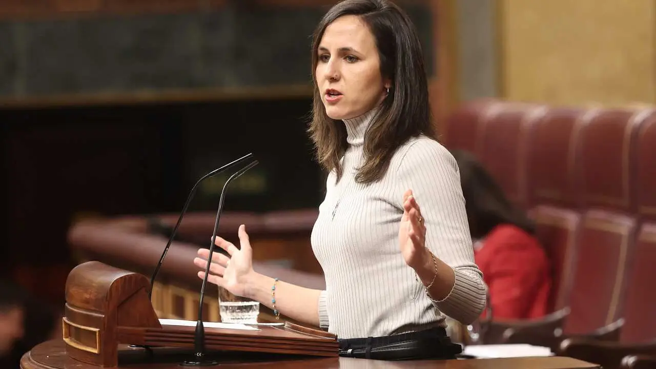 La secretaria general de Podemos, Ione Belarra, en una sesi&oacute;n de control al Gobierno , en el Congreso de los Diputados, a 11 de febrero de 2026, en Madrid (Espa&ntilde;a). 