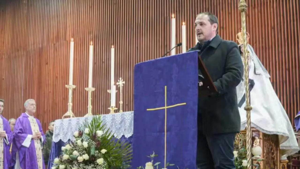  El alcalde de Adamuz (C&oacute;rdoba), a punto de cumplir un mes del accidente ferroviario: "Ha sido una vor&aacute;gine" 