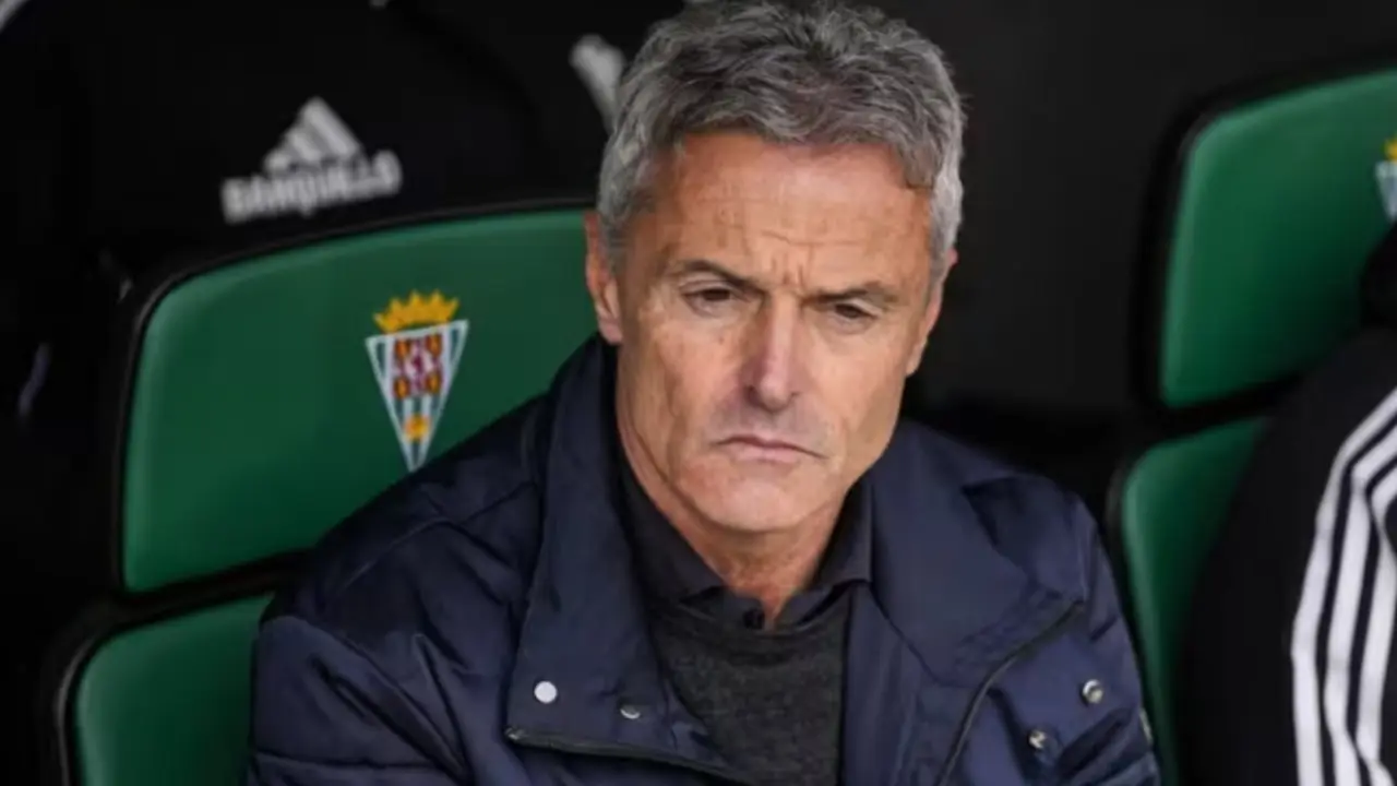 Fran Escrib&aacute; en el banquillo del Arc&aacute;ngel