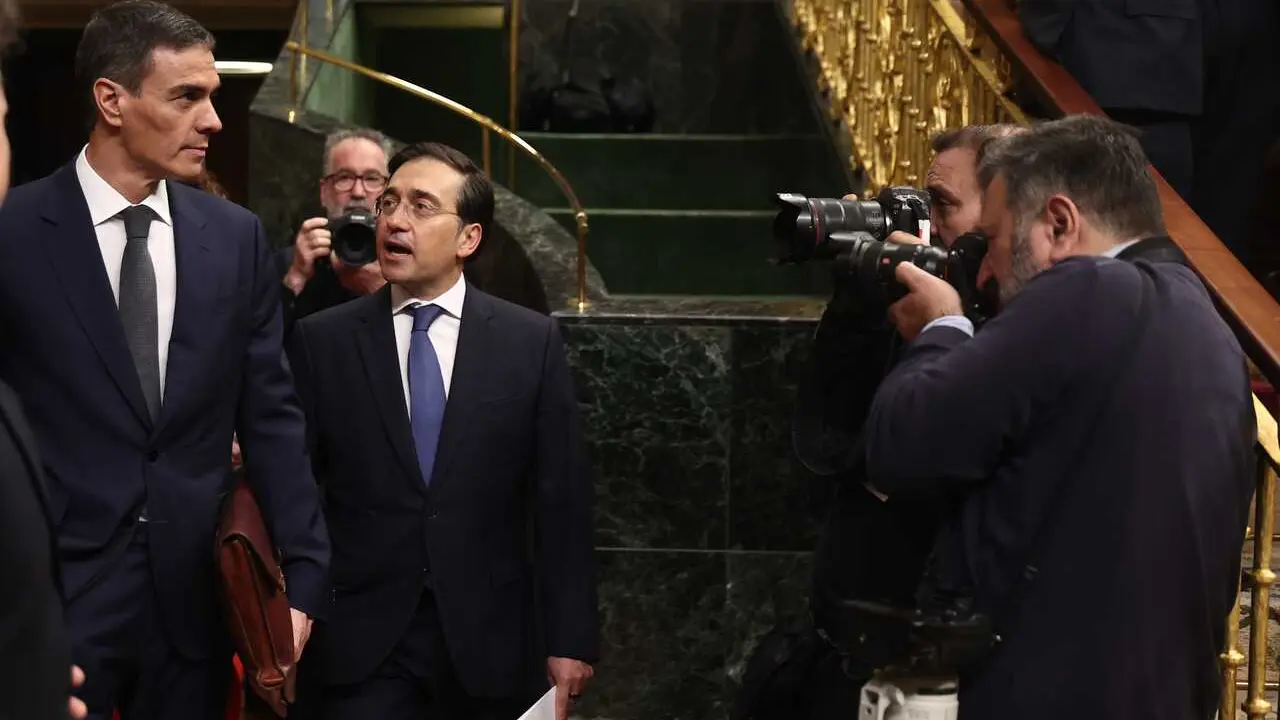 El presidente del Gobierno, Pedro S&aacute;nchez, y el ministro de Asuntos Exteriores, Jos&eacute; Manuel Albares