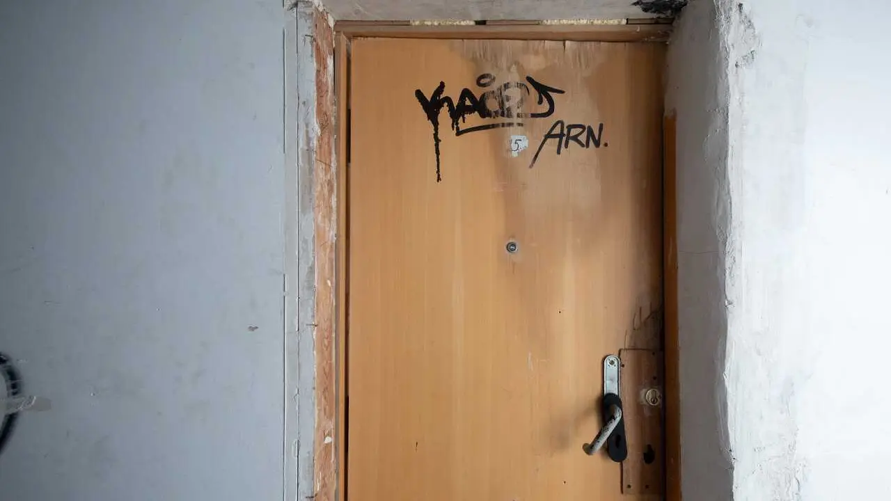 Archivo - Interior del hotel ocupado conocido como 'La Jungla' en el barrio de San Blas, a 26 de febrero de 2025, en Madrid (Espa&ntilde;a).