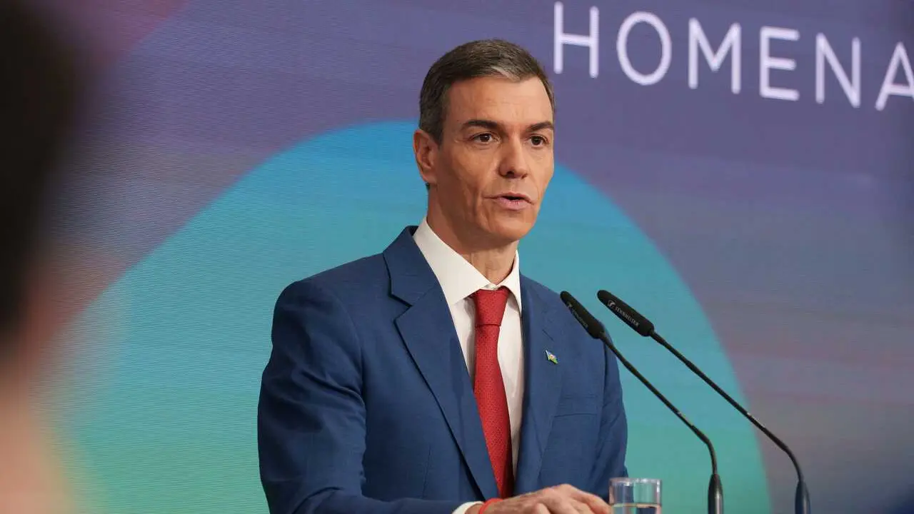 El presidente del Gobierno, Pedro S&aacute;nchez, durante el acto de homenaje al pueblo gitano con motivo del 600 aniversario de su llegada a Espa&ntilde;a, en el Complejo de la Moncloa, a 21 de febrero de 2026