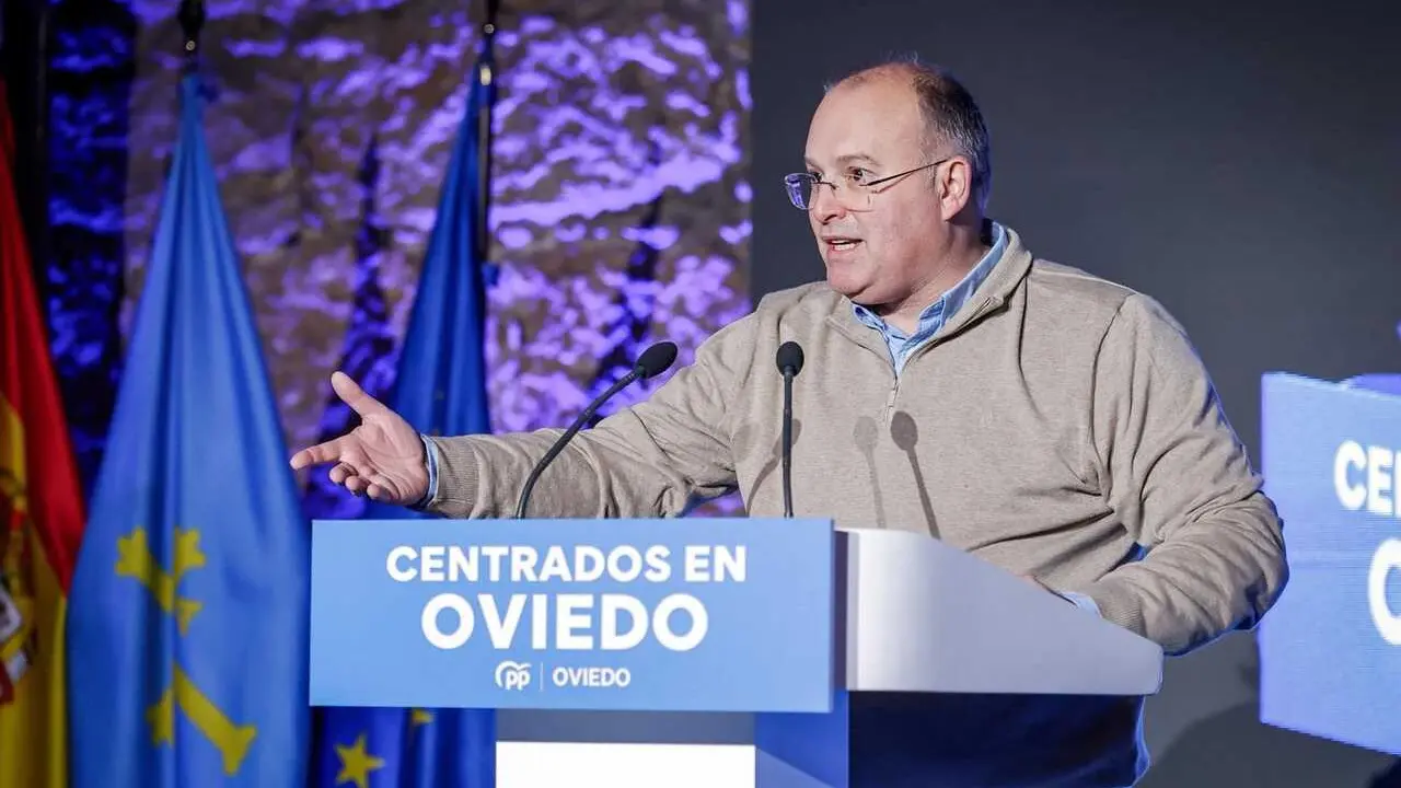 El secretario general del PP, Miguel Tellado, interviene en el Congreso Local del PP de Oviedo.