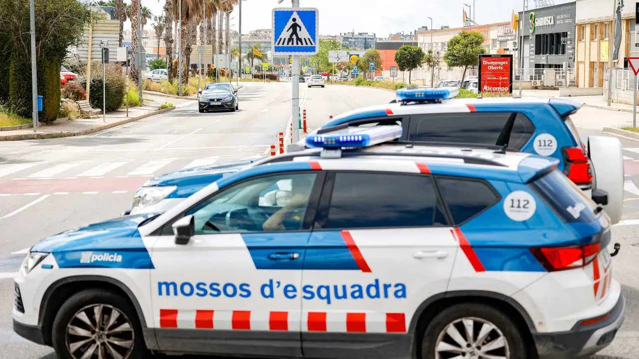 Archivo - Coches de los Mossos d'Esquadra 
