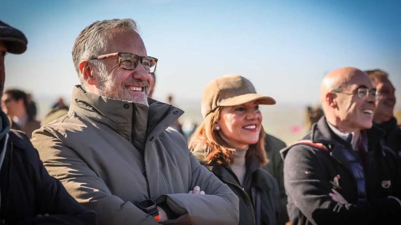 El candidato de Vox a la Presidencia de la Junta, Carlos Poll&aacute;n, durante una visita a Nava del Rey (Valladolid)