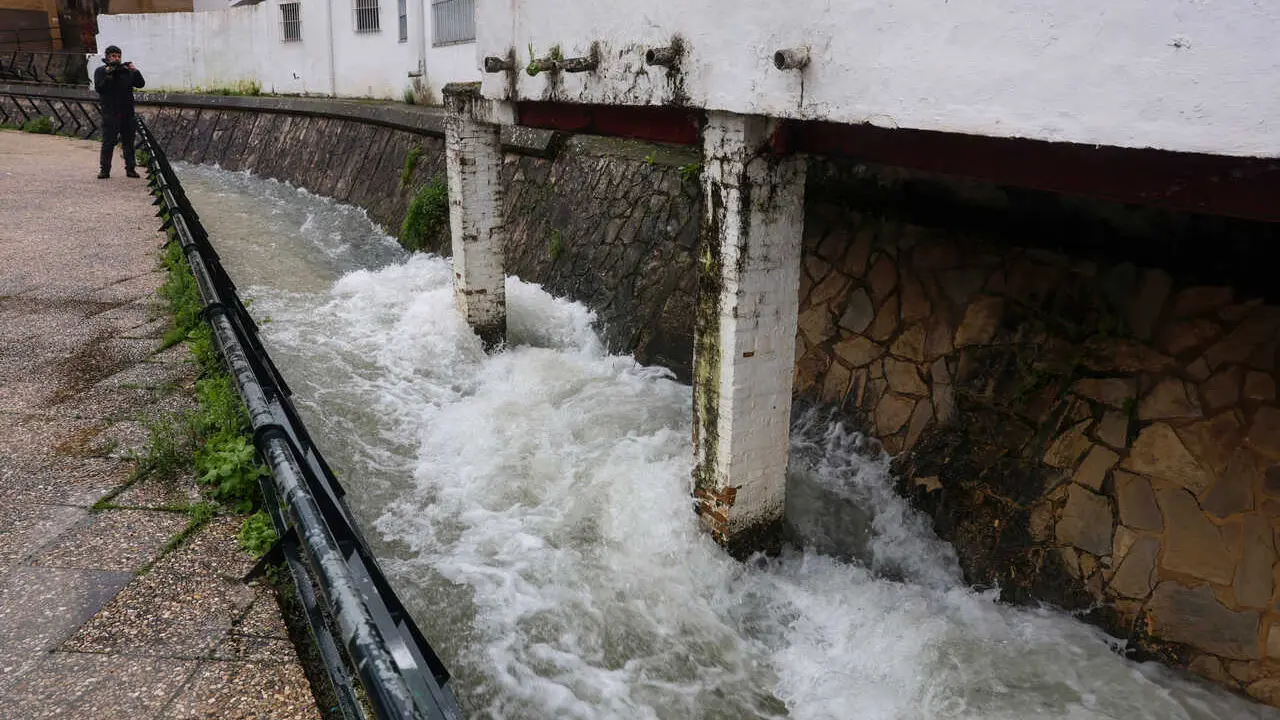 Im&aacute;genes de la localidad gaditana de Ubrique refuerza la asistencia t&eacute;cnica y jur&iacute;dica para municipios afectados por borrascas, a 9 de febrero de 2025 en C&aacute;diz (Andaluc&iacute;a, Espa&ntilde;a).