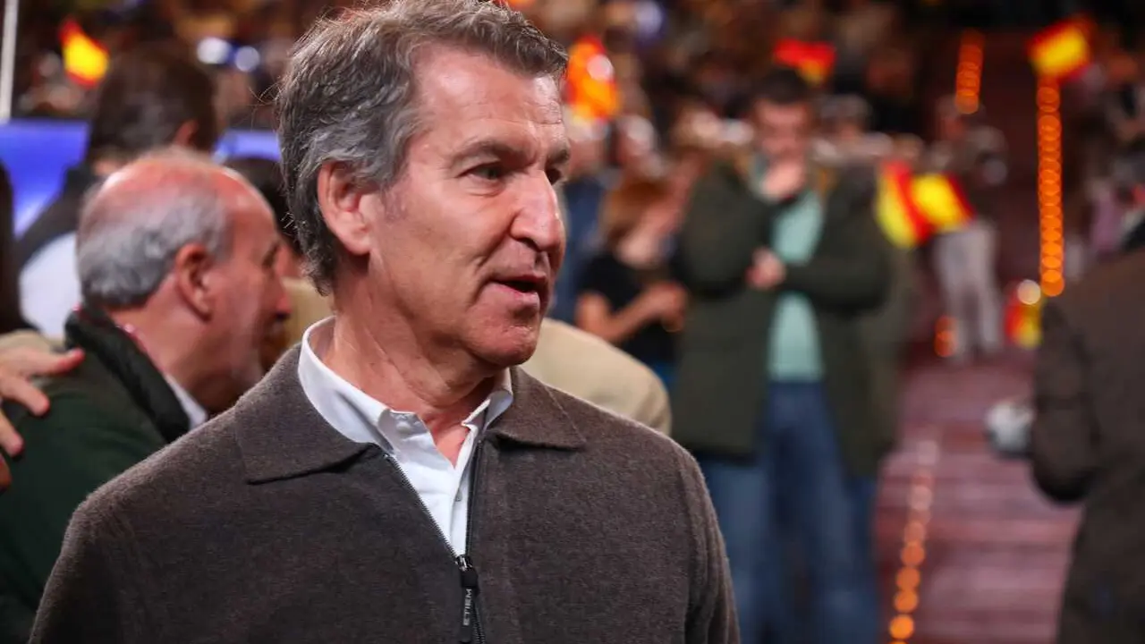 El presidente del Partido Popular, Alberto N&uacute;&ntilde;ez Feij&oacute;o, durante un acto de campa&ntilde;a, a 28 de febrero de 2026, en &Aacute;vila.